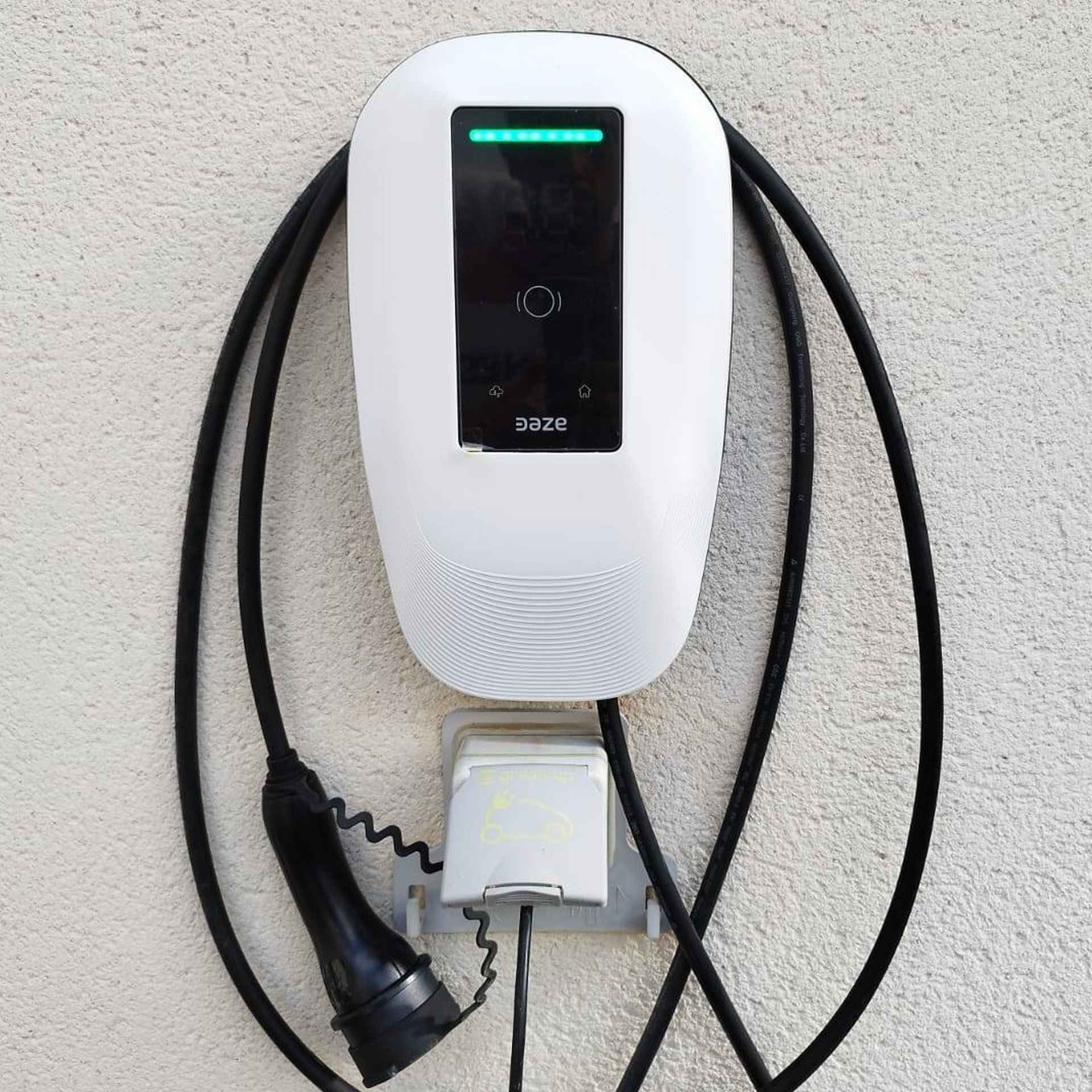 Installation borne de recharge IRVE Toulouse Installation borne de recharge IRVE Toulouse