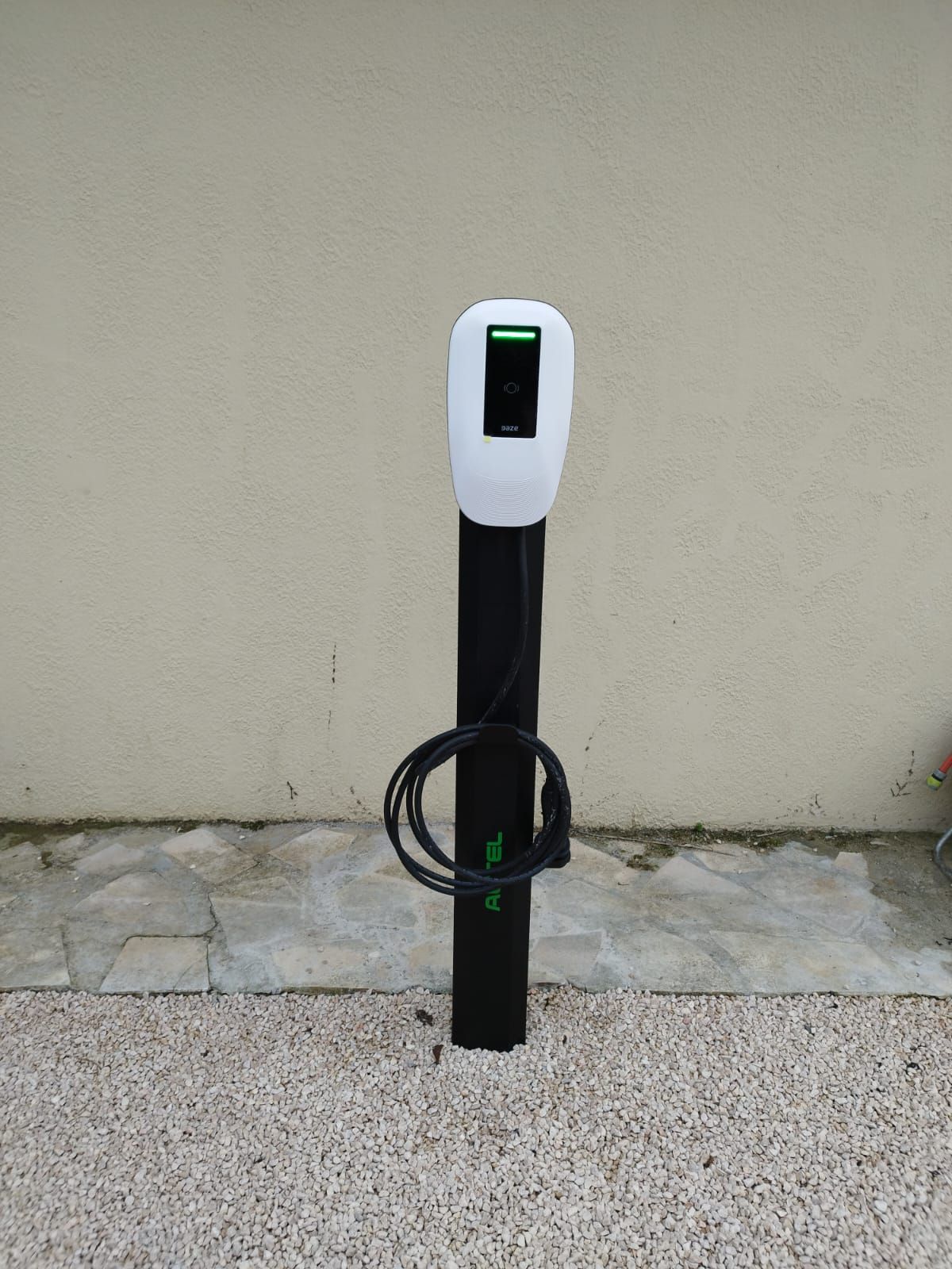 Installation borne de recharge IRVE Toulouse